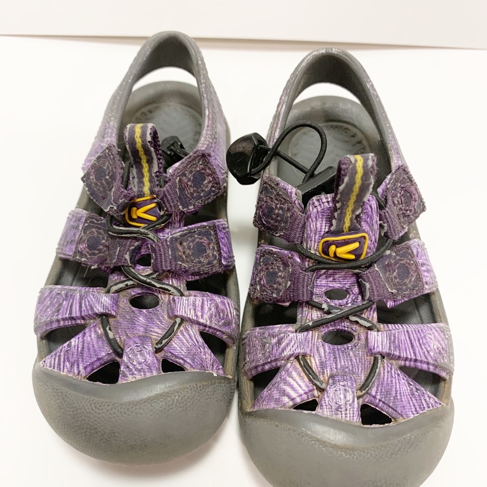 Toddler girl Keen size 6